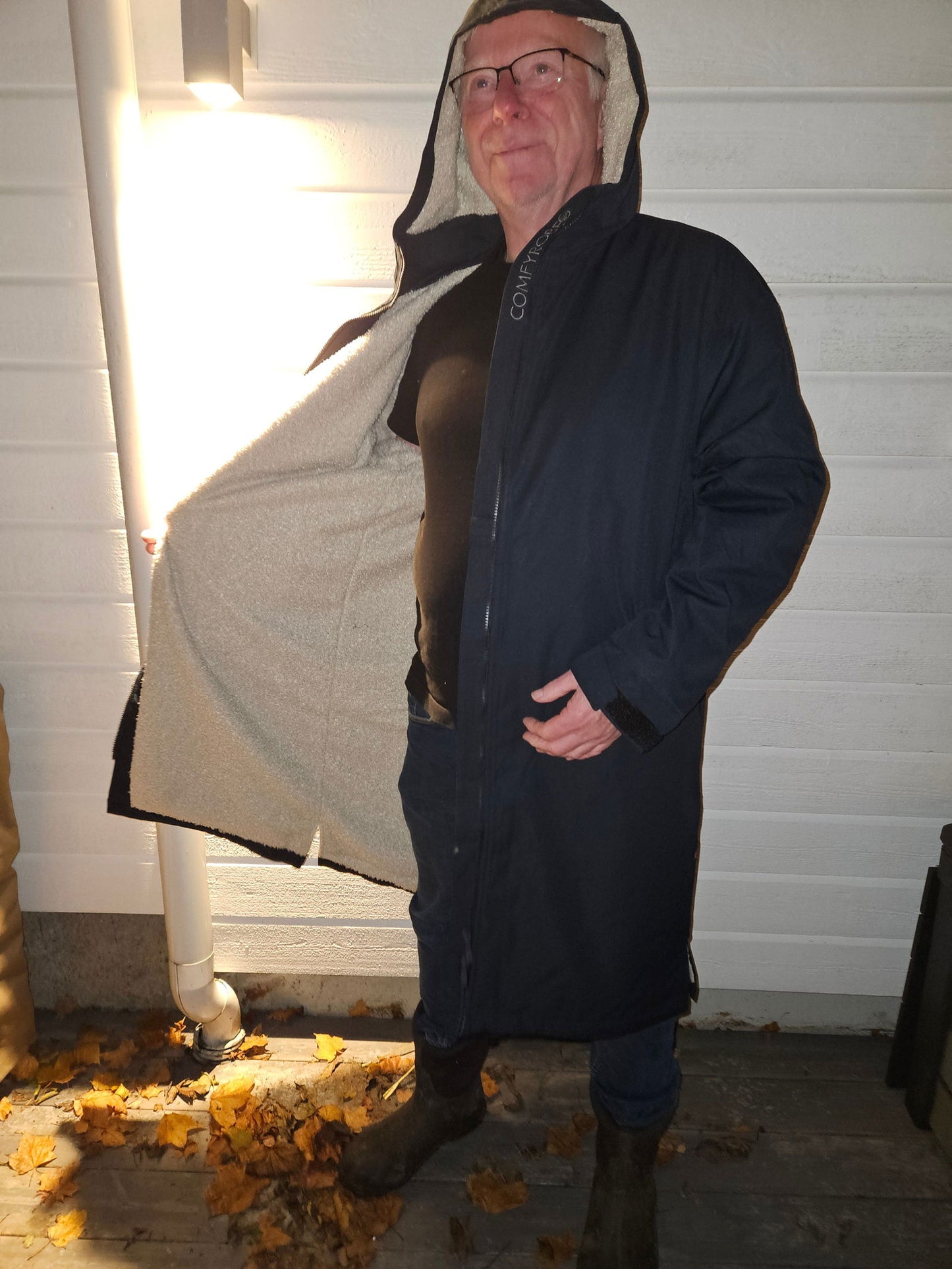 Comfyrobe™ Vindtett jakke med min. 8000mm regnsøyle - Hjem & Fritidsshoppen.no