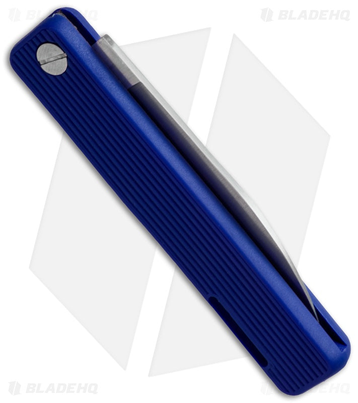 blå baladeno lommekniv sammenfoldet på hvit bakgrunn