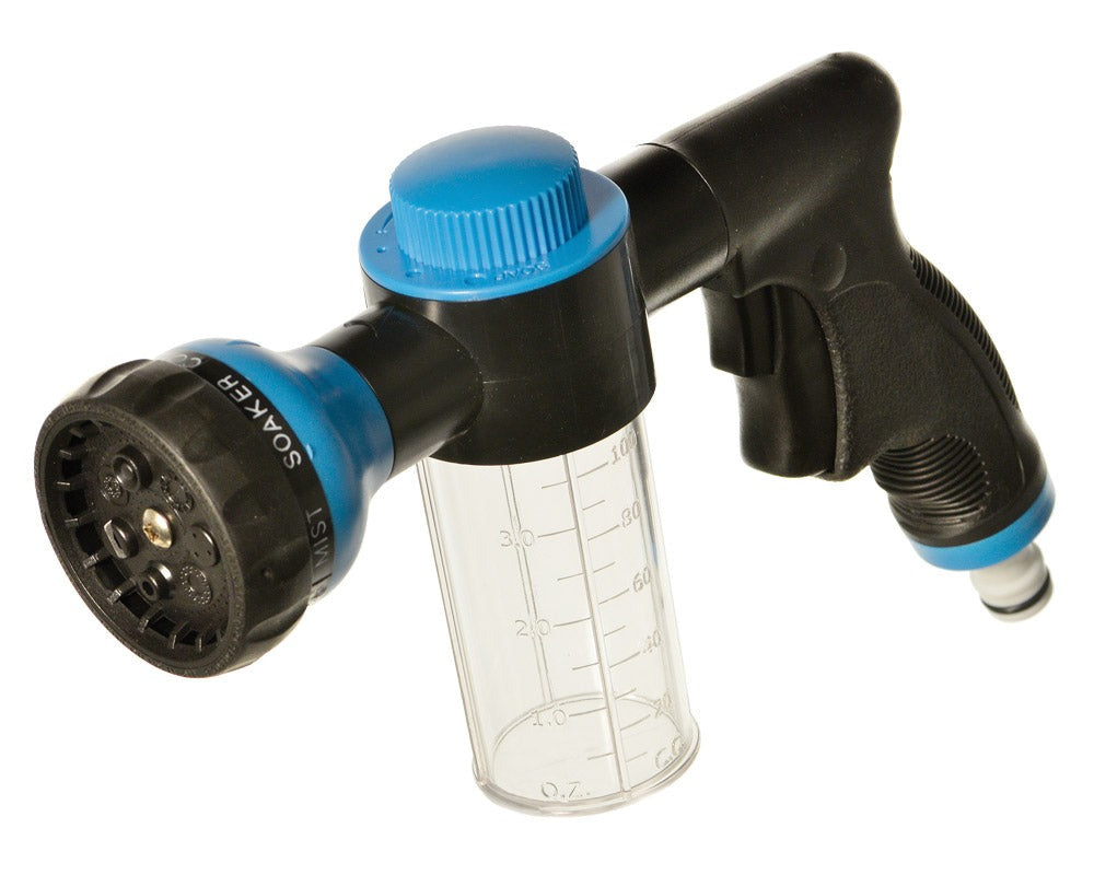 sort og blå spraypistol med gjennomsiktig beholder på  hvit bakgrunn
