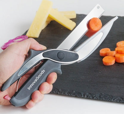 kjøkken kniv saks med skjæreplate klipper gulrøtter